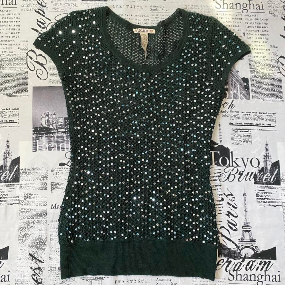 Forever 21 XXI y2k knit tshirt short sleeve sequin top